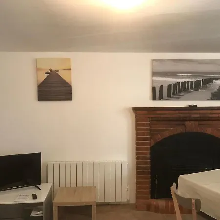 Hebergements Situes A 6 Kms Du Mont Saint Michel Tanis Buitenkant foto
