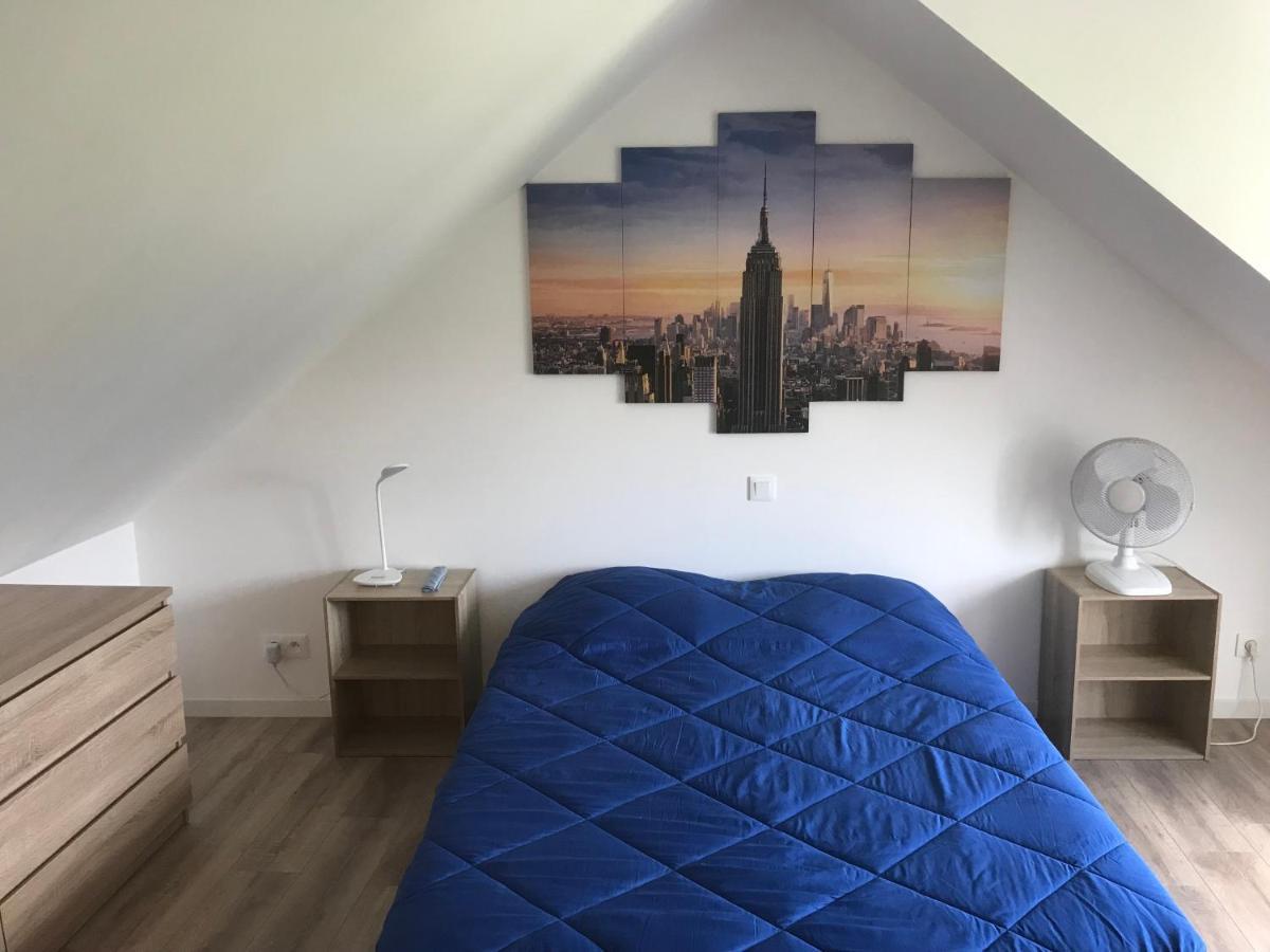 Hebergements Situes A 6 Kms Du Mont Saint Michel Apartment