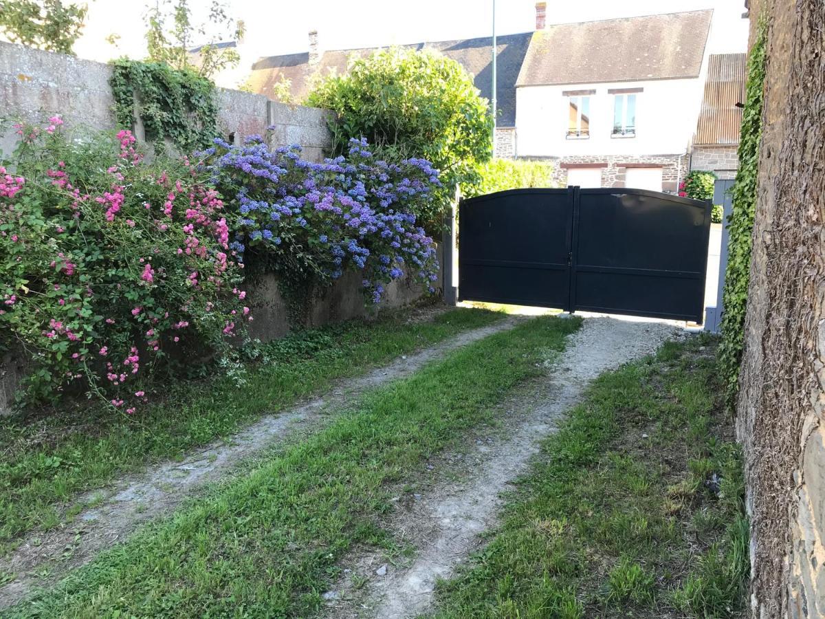 Hebergements Situes A 6 Kms Du Mont Saint Michel *