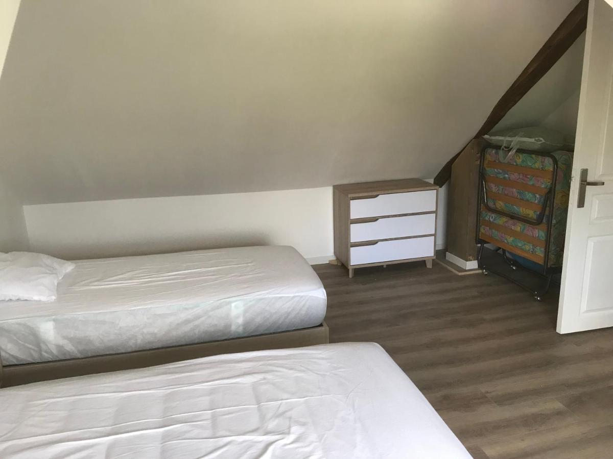 Hebergements Situes A 6 Kms Du Mont Saint Michel Apartment Tanis